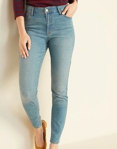 Mid Rise Super Skinny Size 4
